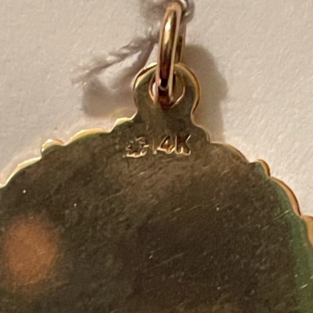 14 karat yellow gold round charm I love you in German - Picture 2 of 4